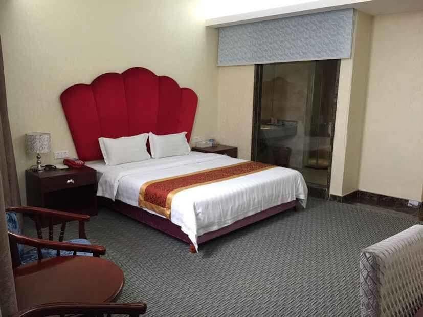 Baiyun International Airport Hotel 3*