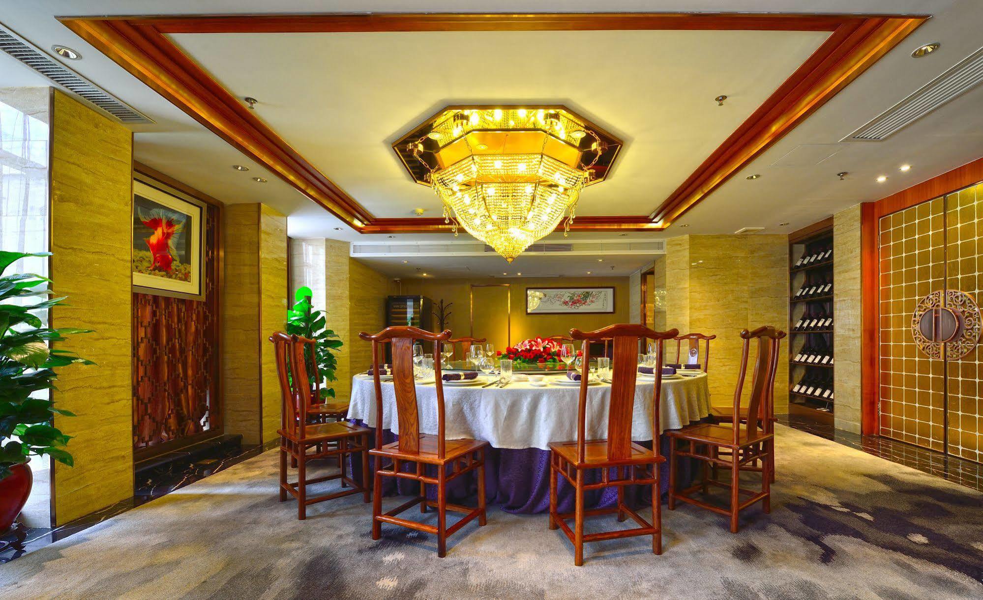 Echeng Zhujiang New Town Jinan Branch Hotel