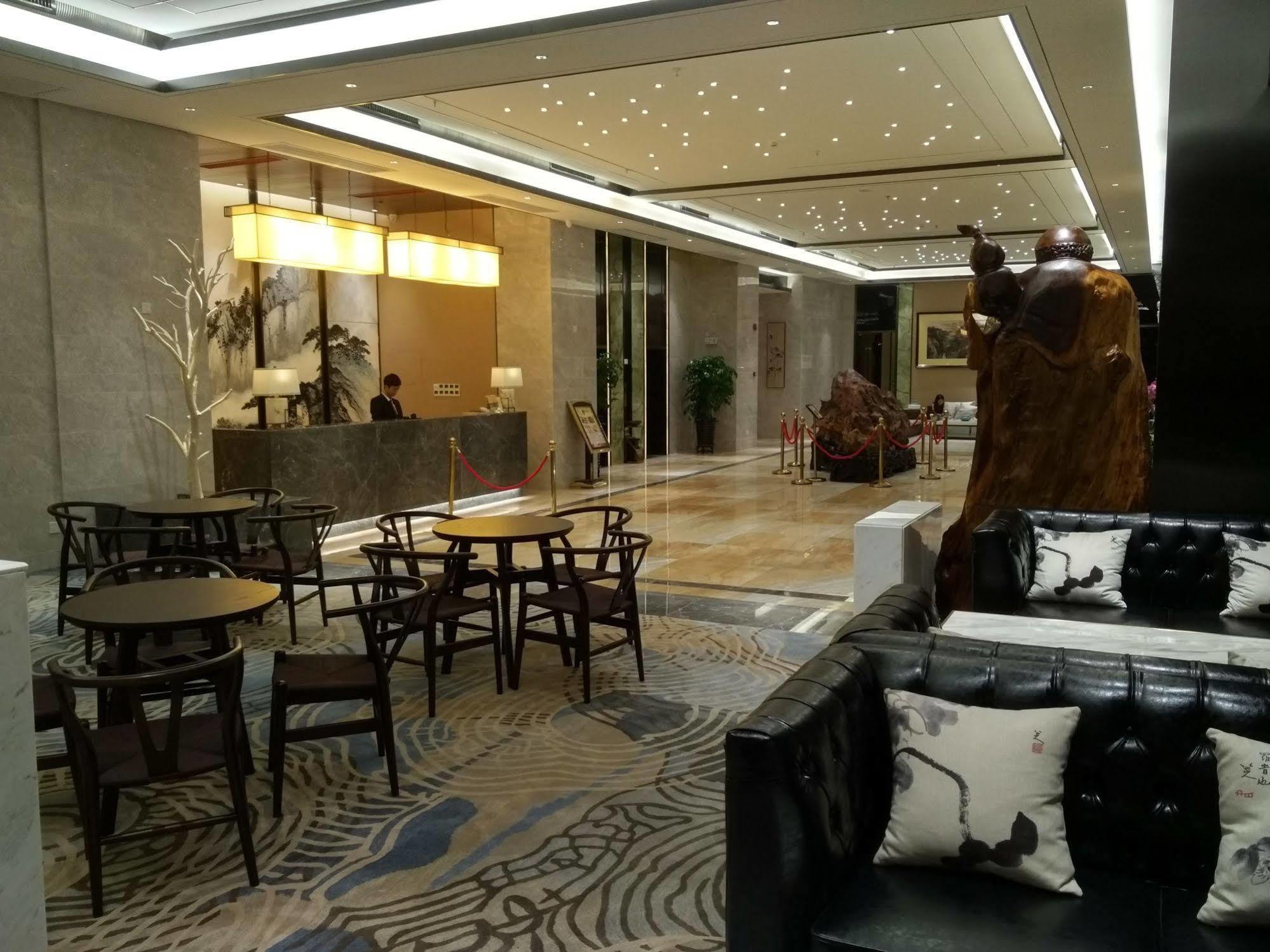 Hotel Echeng Zhujiang New Town Jinan Branch
