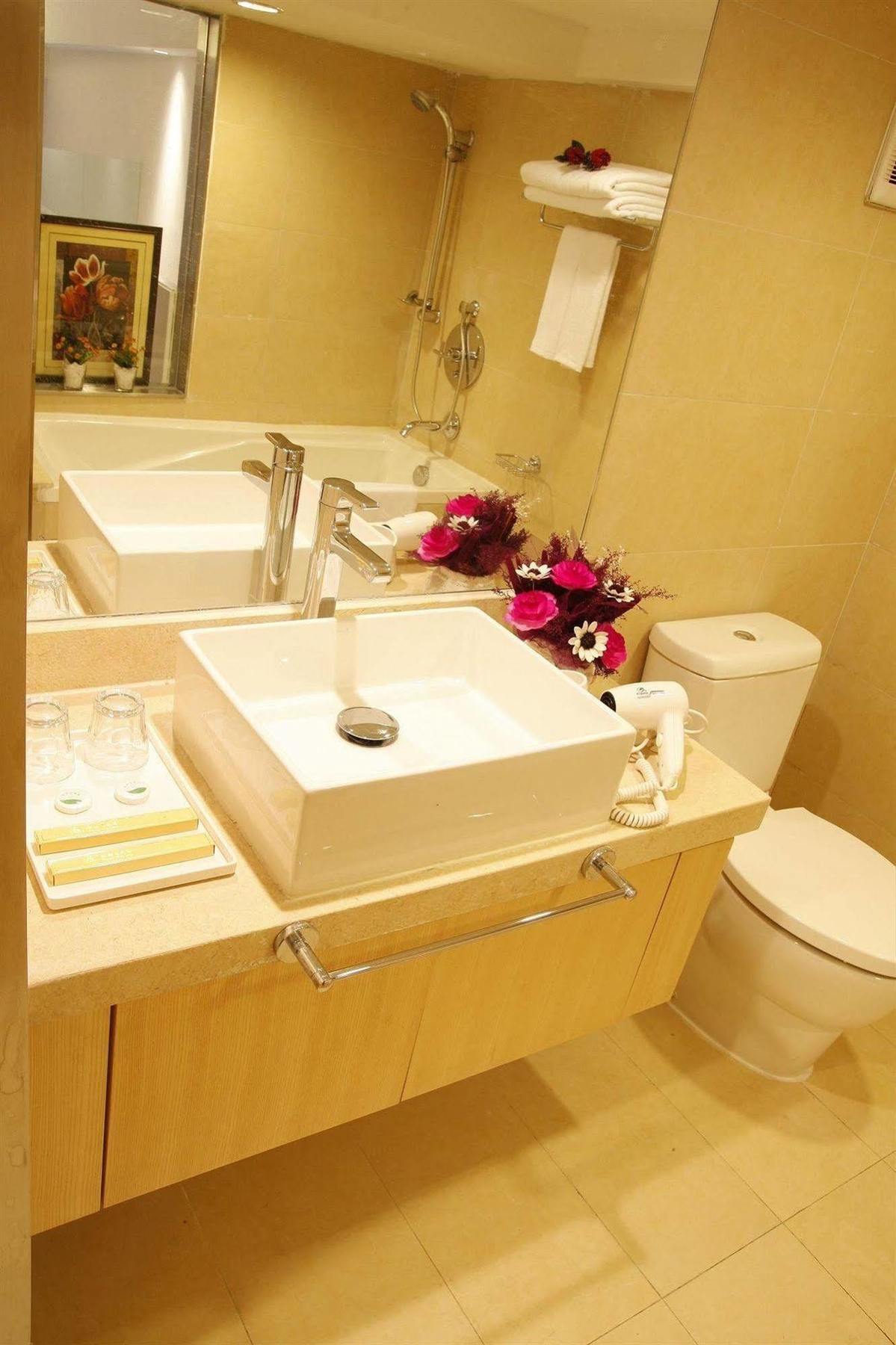 China Dragon 3* Guangzhou
