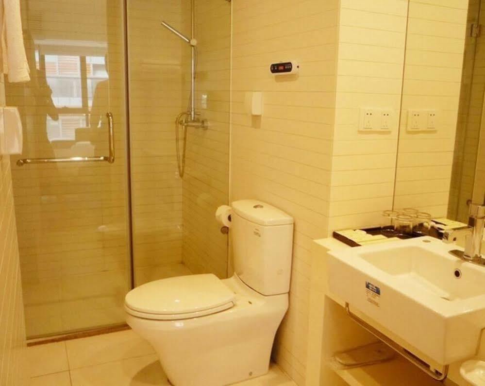Hotel Youjia Stanley Branch 4*