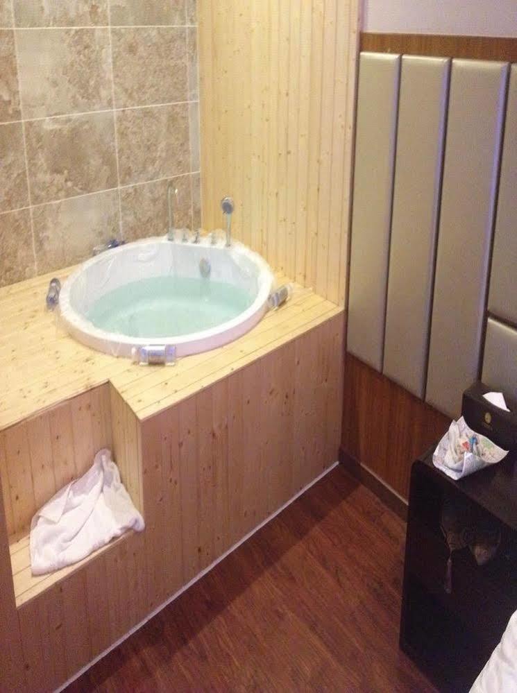 Jun Chen Health Hotel