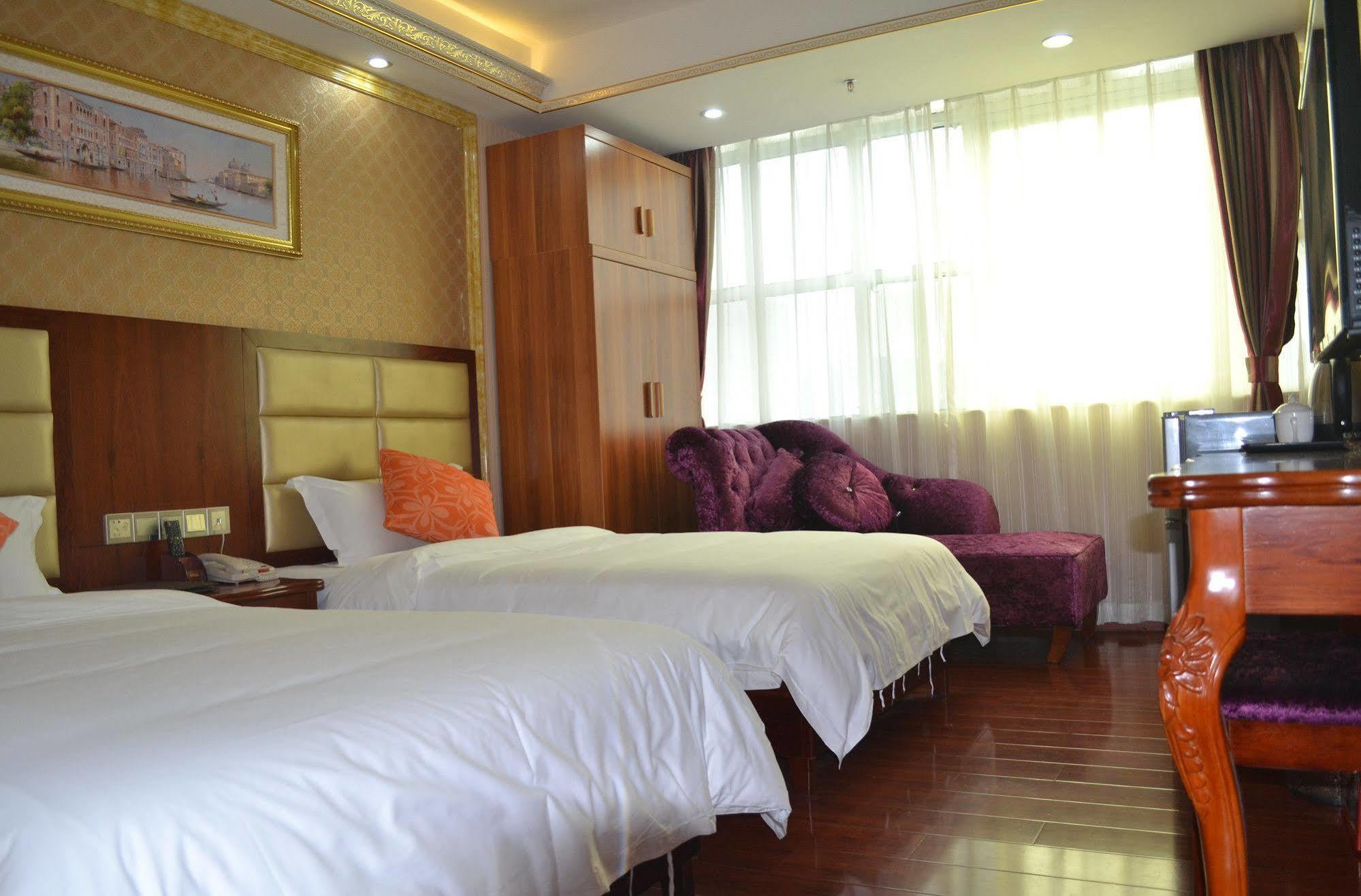 Jingdu Hotel 3*