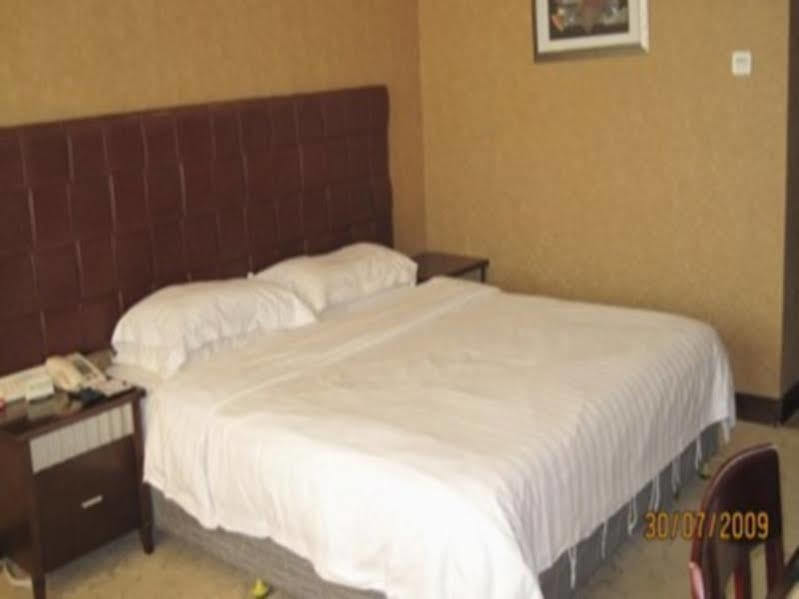 Hotel Hua Wei Da International 4*