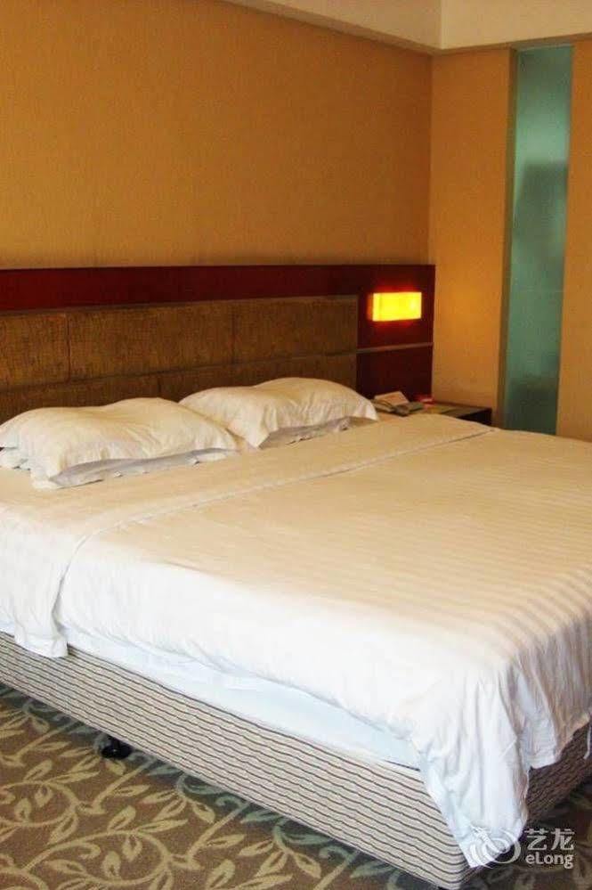 Hotel Hua Wei Da International 4*