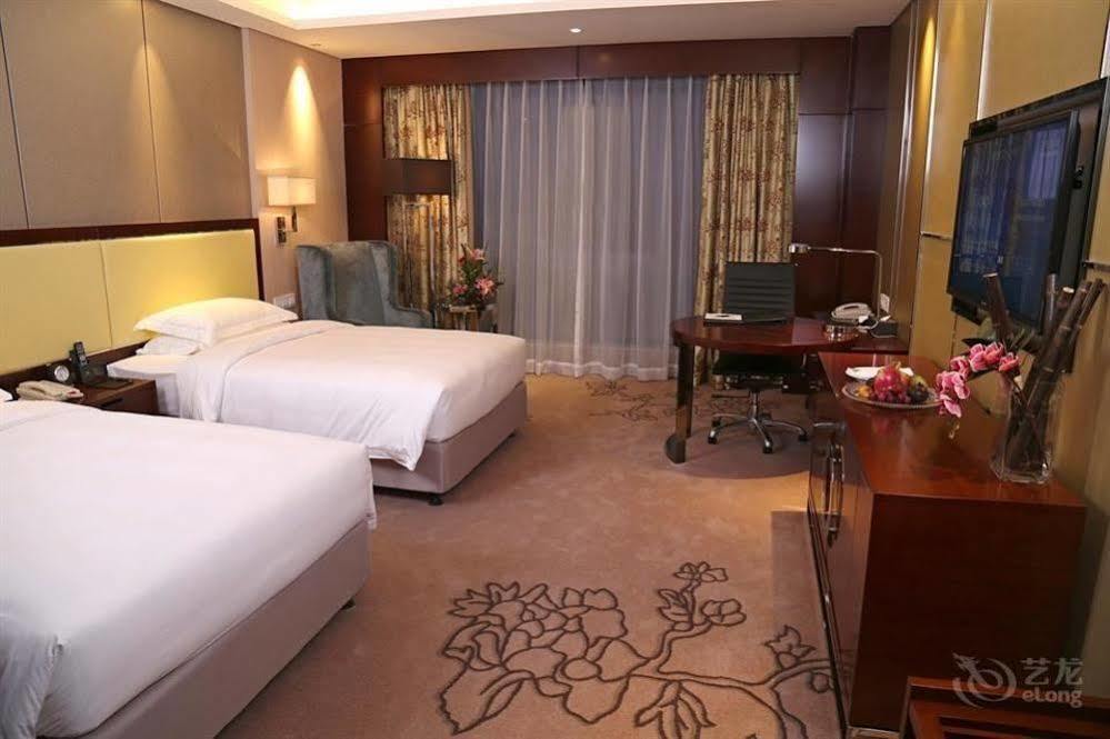Hotel Changfeng Gloria Plaza 4*