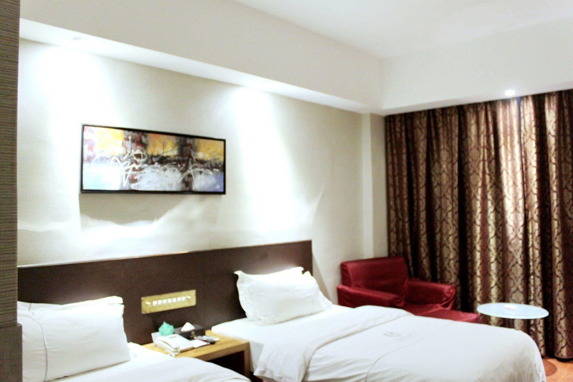 Insail Hotel 3*