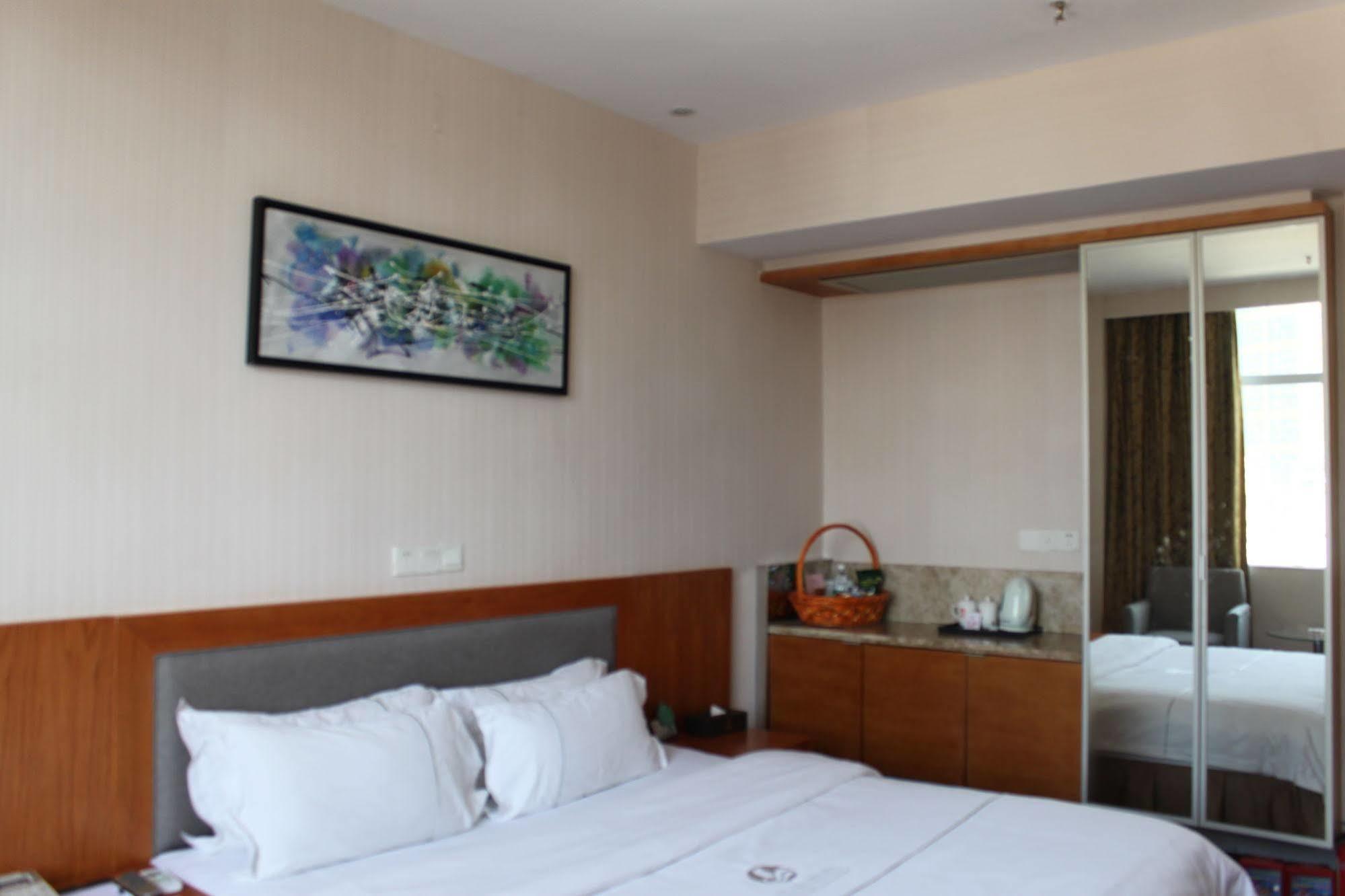 Insail Hotel 3*