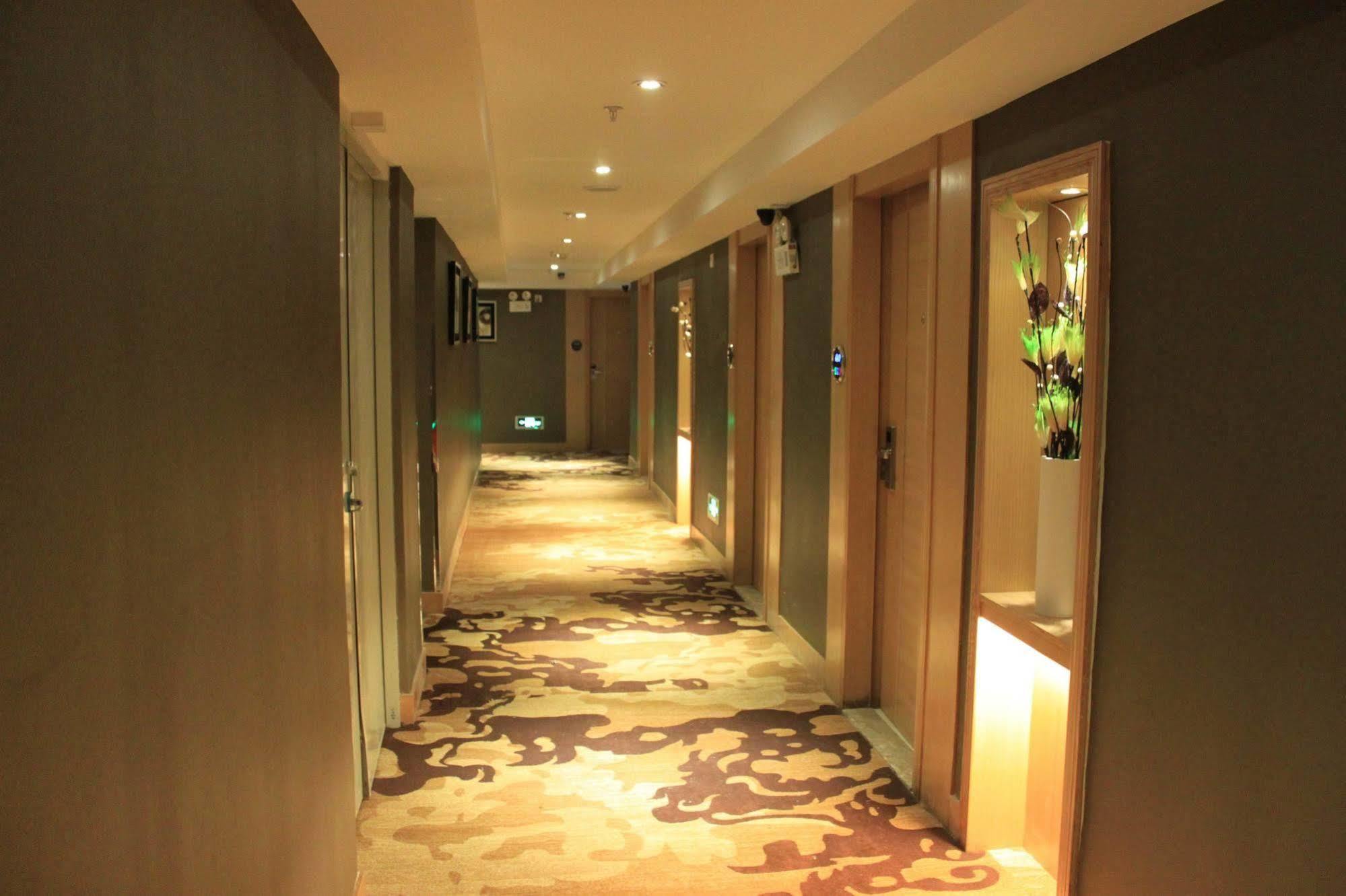 Hotel Yingshang Gangding Longkou West Guangzhou