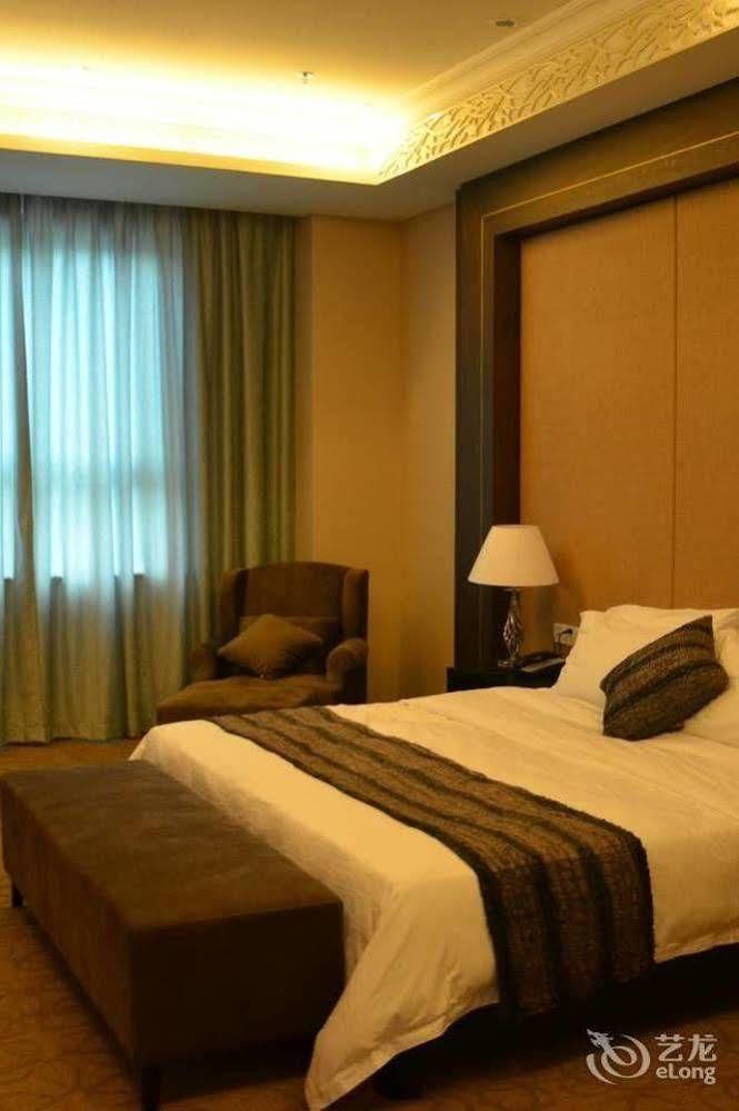Phoenix Mountain Hotel 4*