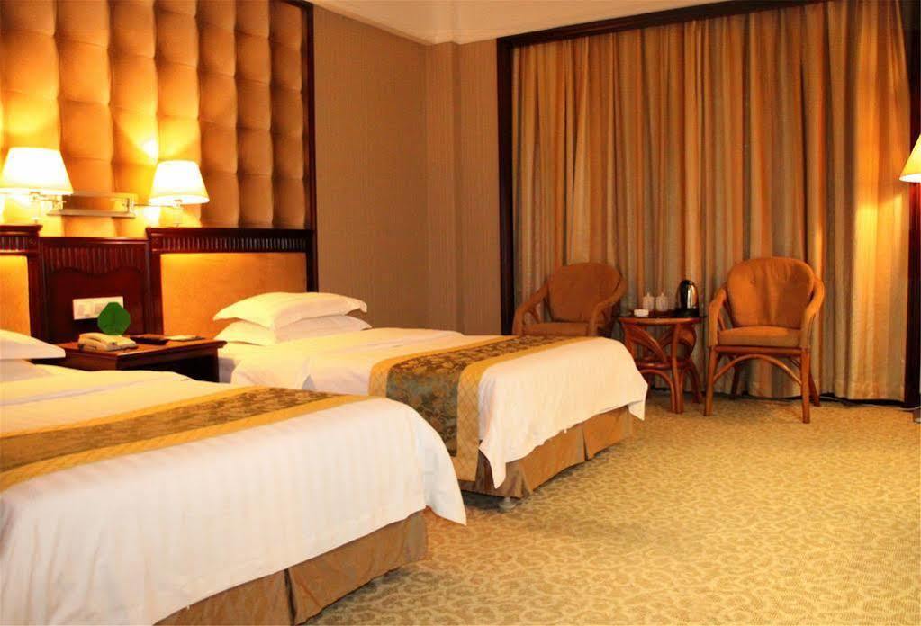 Nanfang Yiyuan Hotel 3*