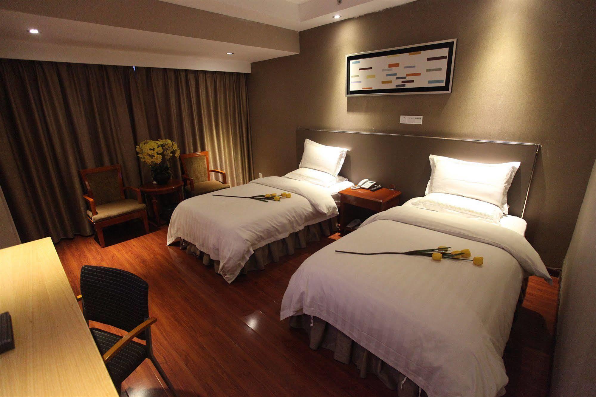 Insail Railway Station Hotel