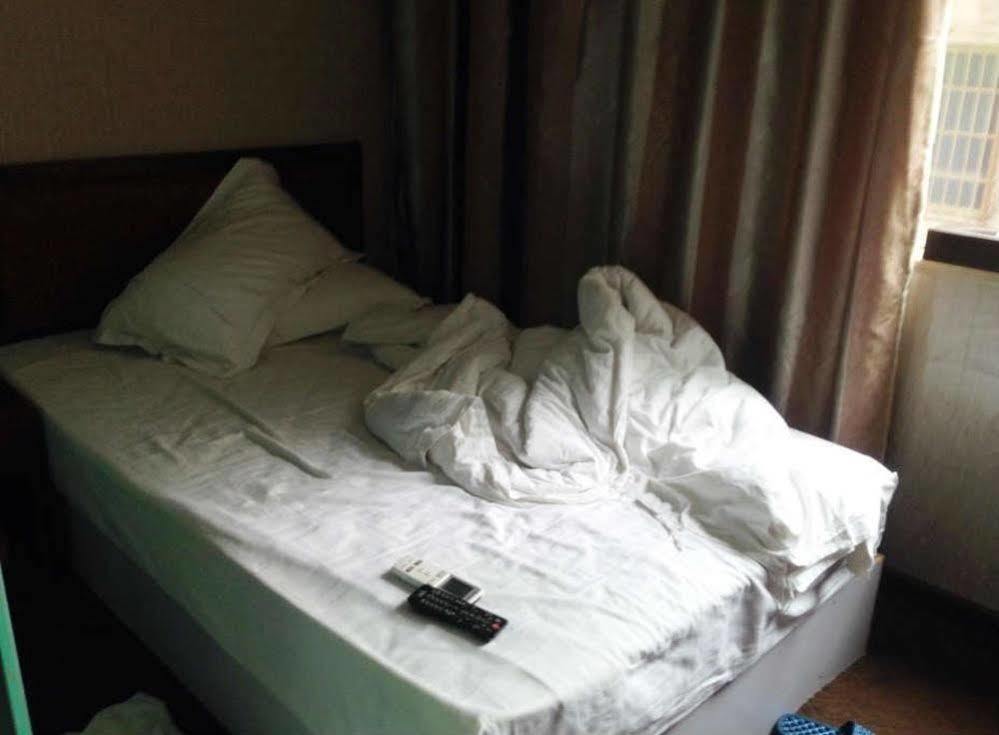Hotel Baiyun Road Yida Square Metro Station Guangzhou