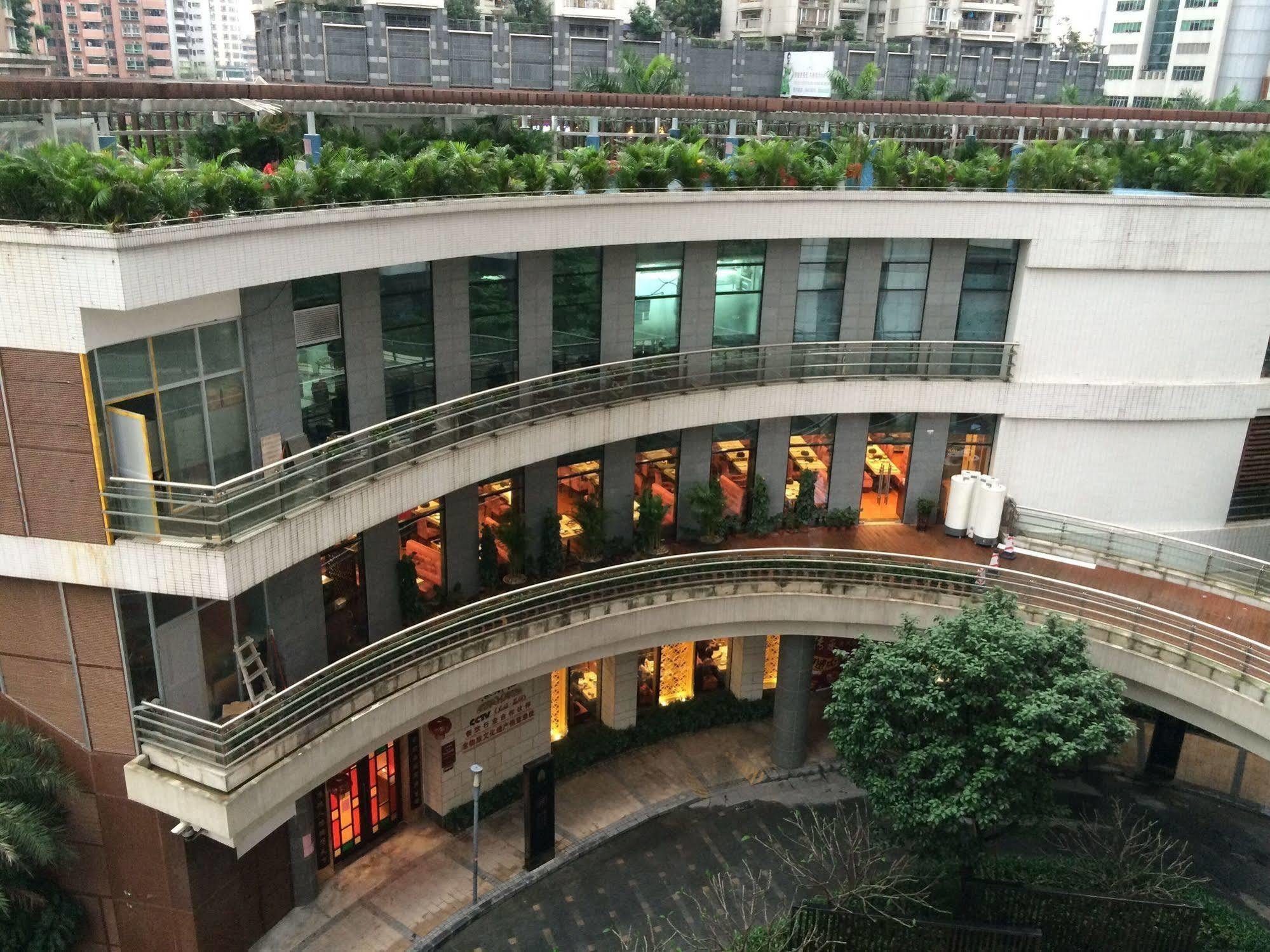 She&he Tianhe Hotel 3*