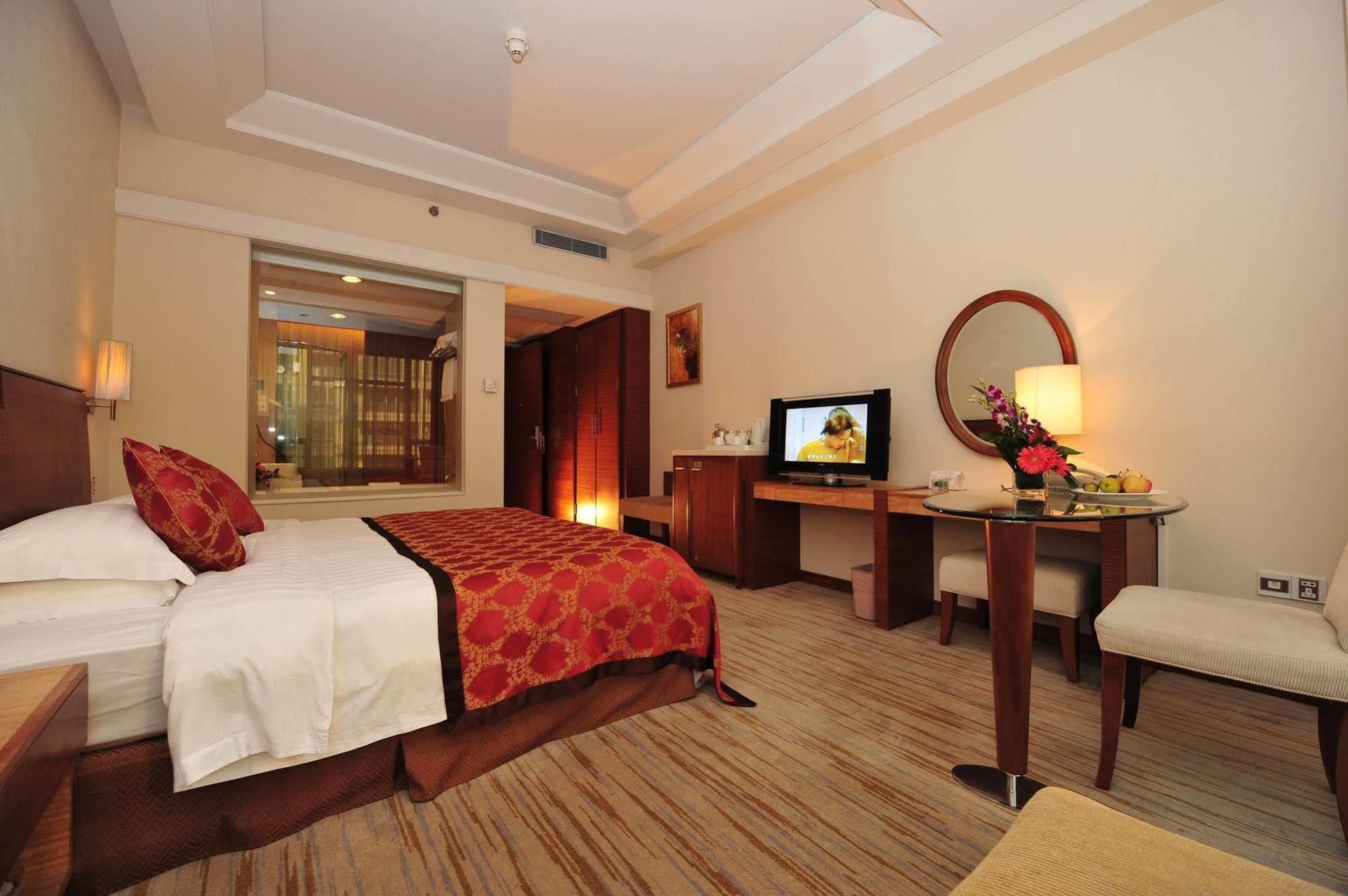 Ramada Plaza Hotel Guangzhou
