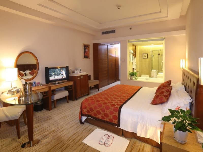 Ramada Plaza 5*
