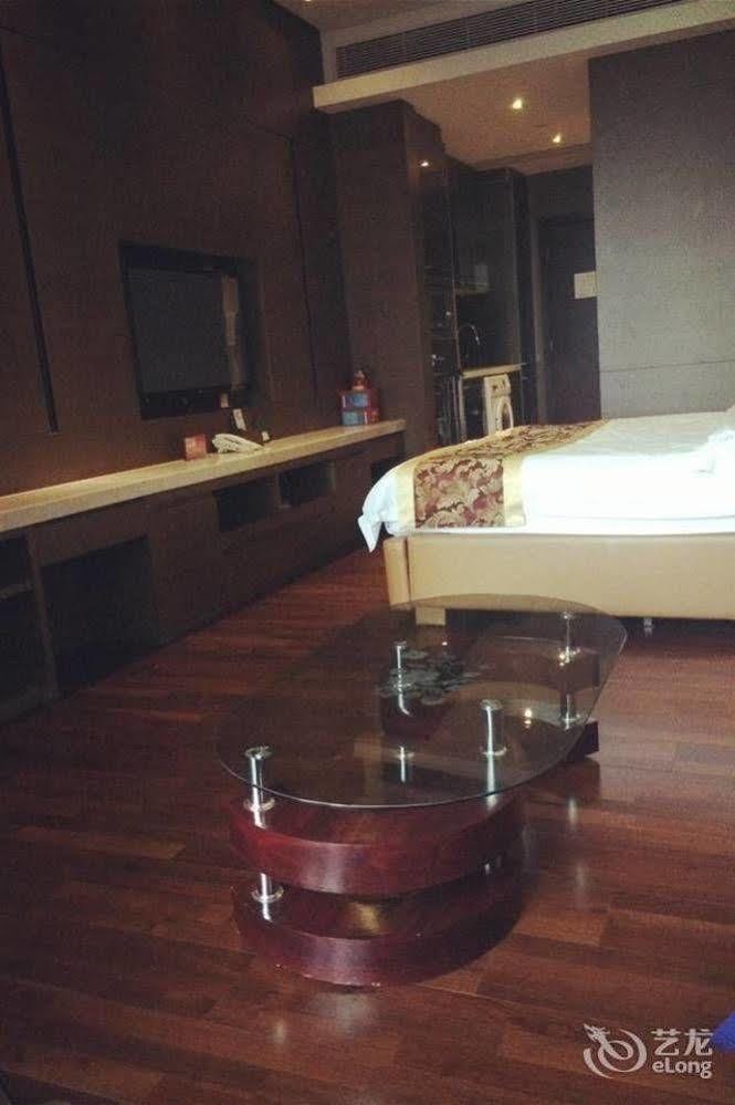 Lunkai International Aparthotel 5*