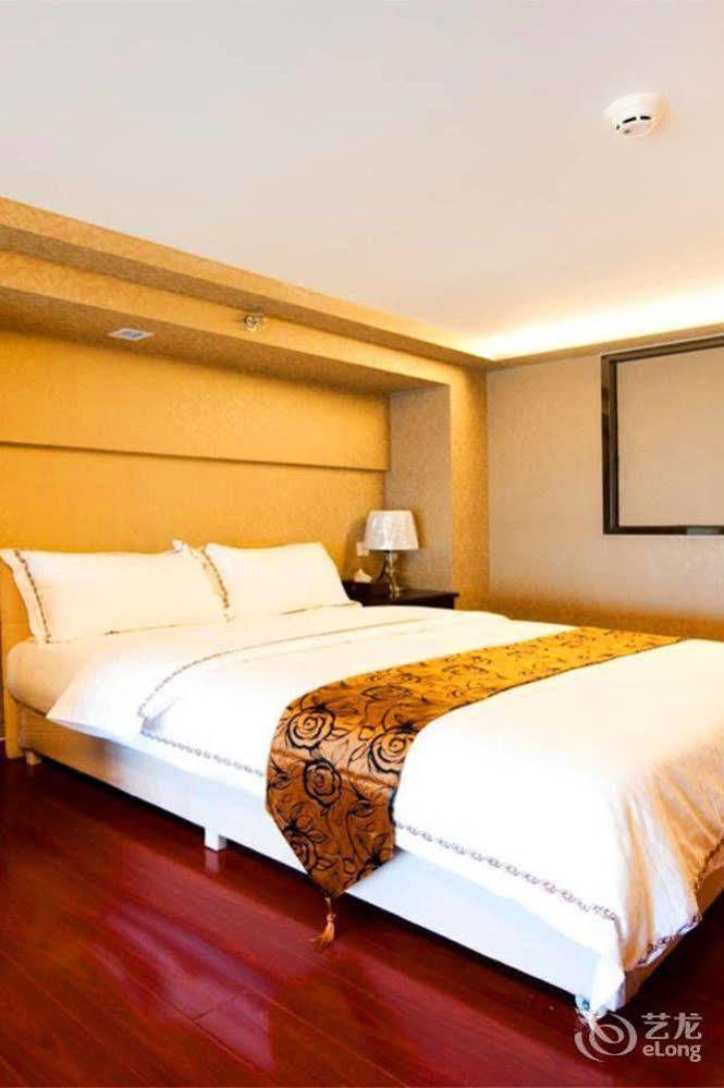 Yishang Service Hotel 4*