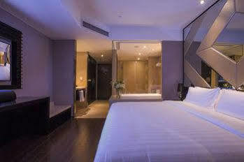 Crystal Orange Huadu Branch Hotel