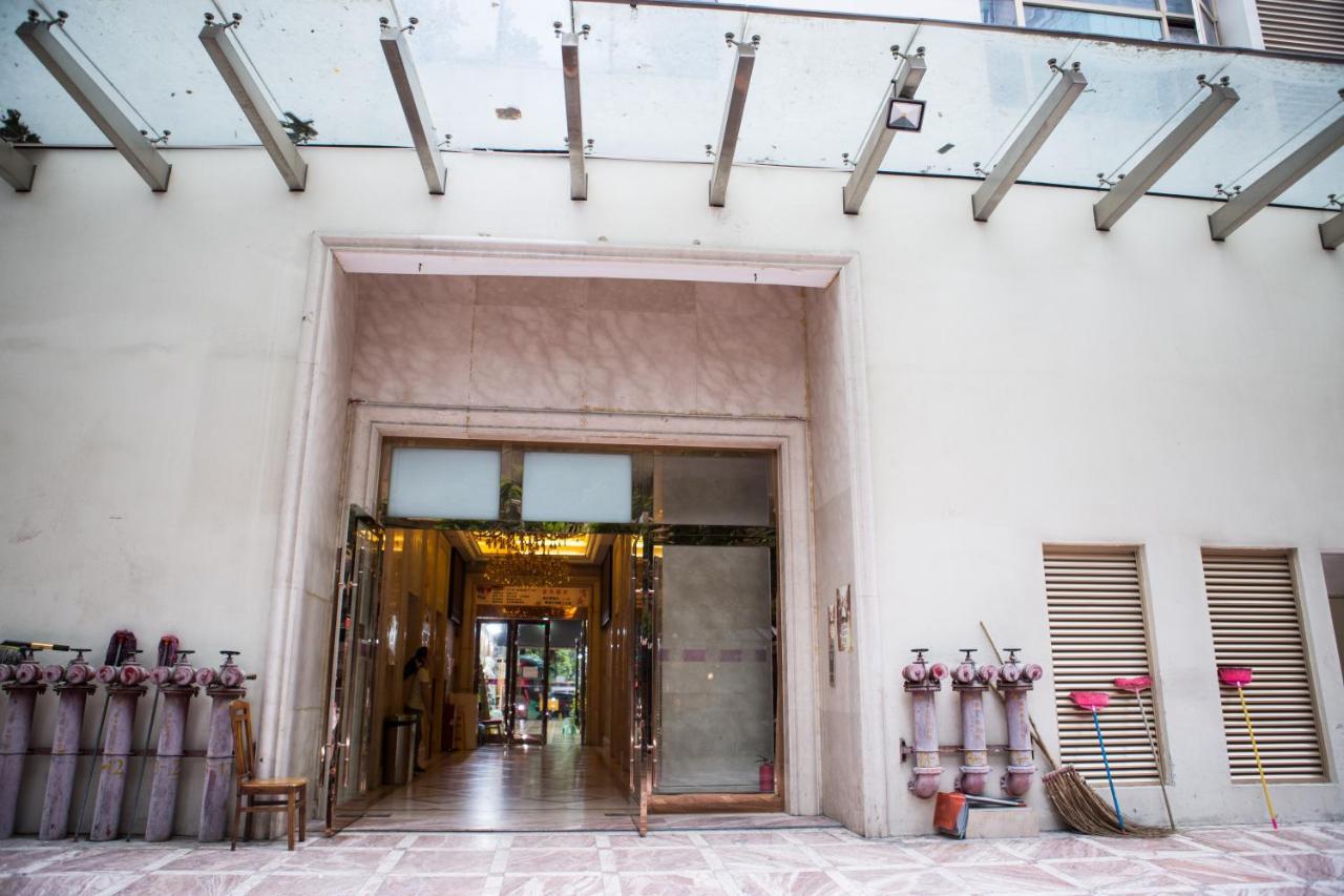 Waifiden Haizhu Square Wanyi Hotel 2*