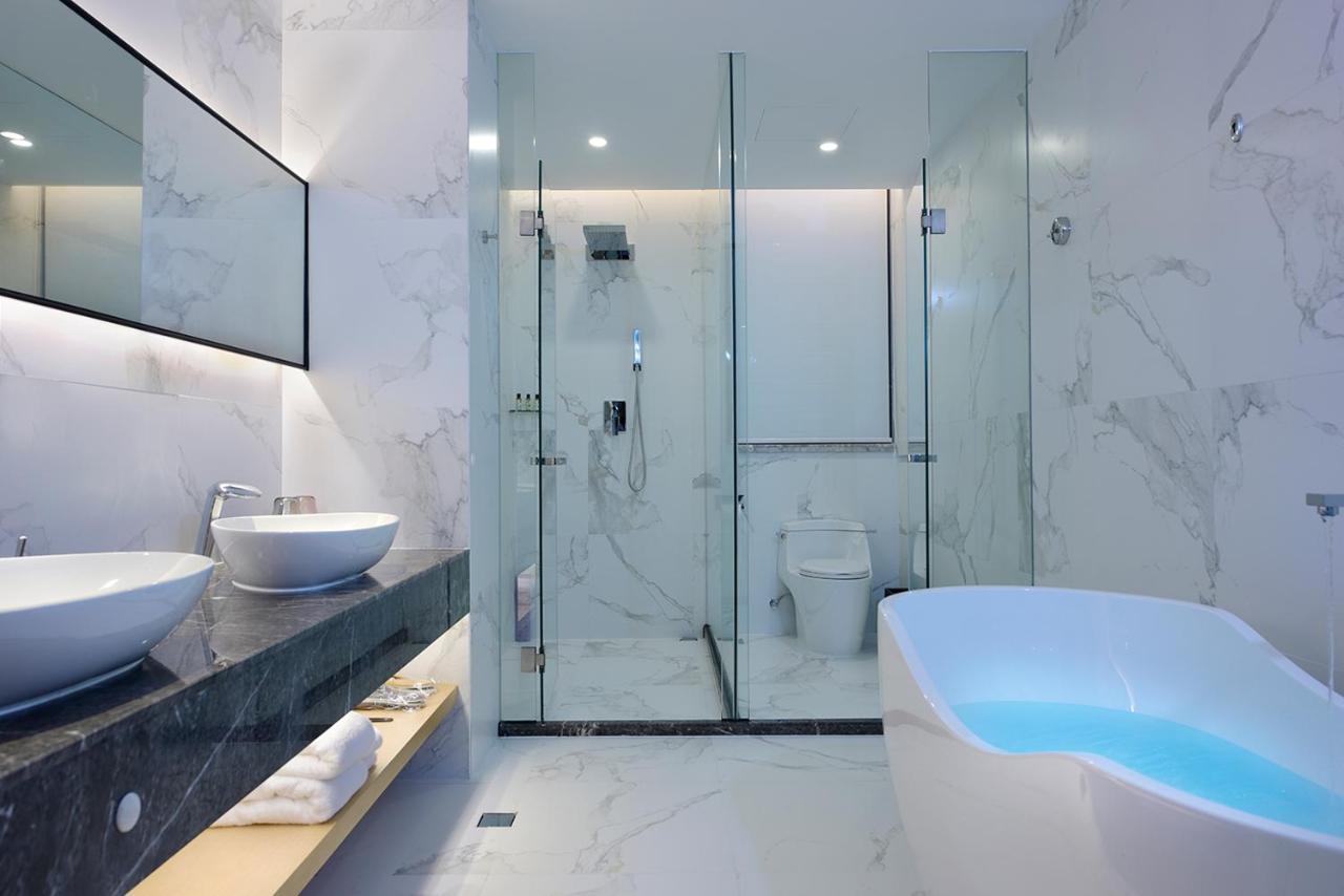 Paradigm Hotel 4*