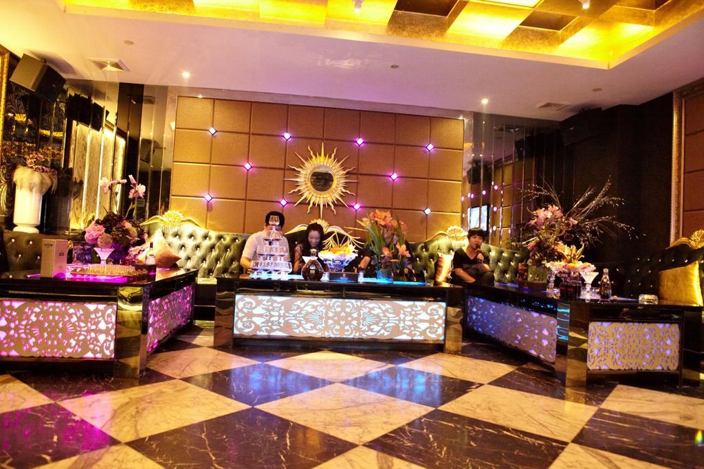 Yuekai Hotel 4*