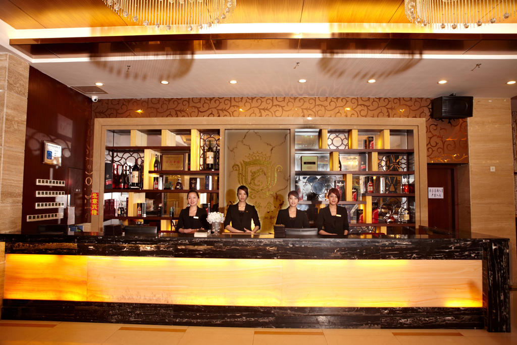 Hotel Yuekai 4*