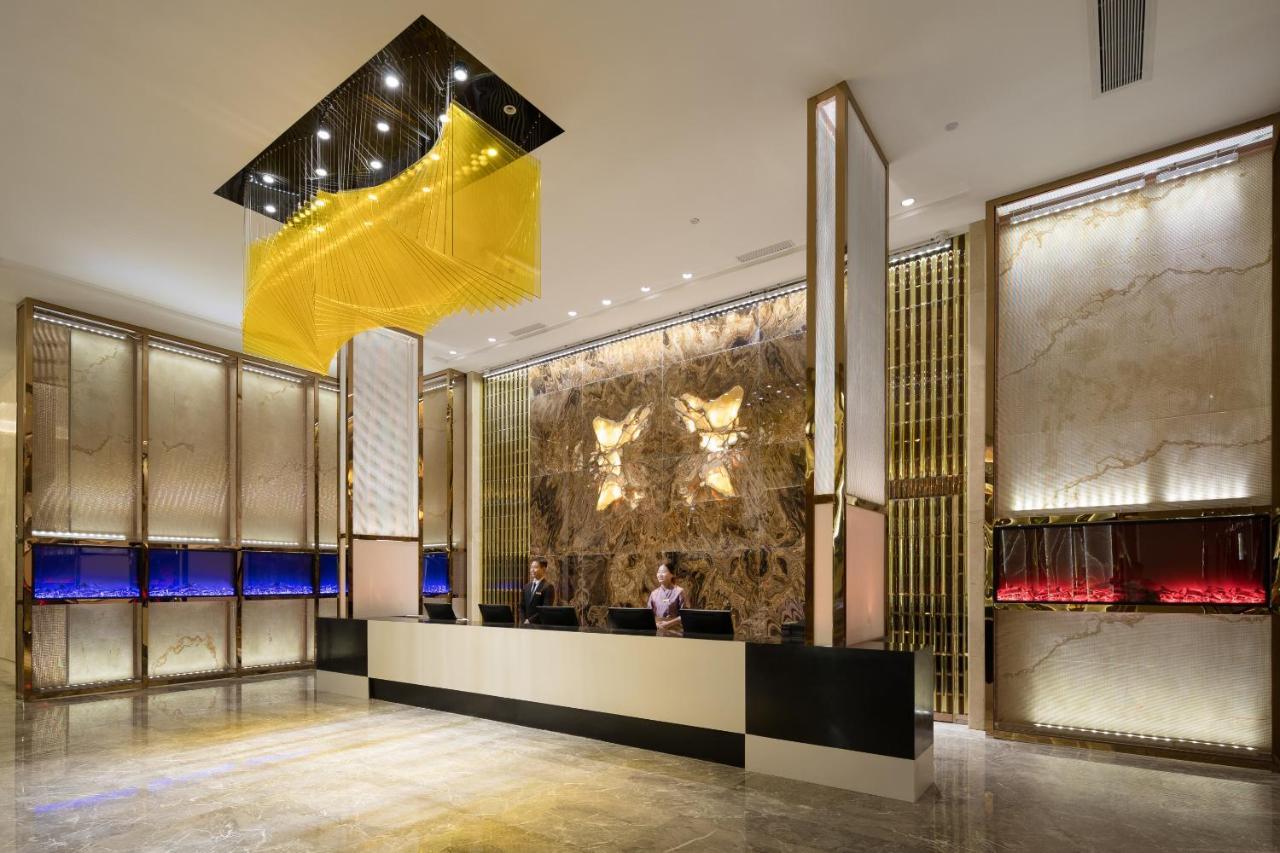 Headquarter International Hotel 5*