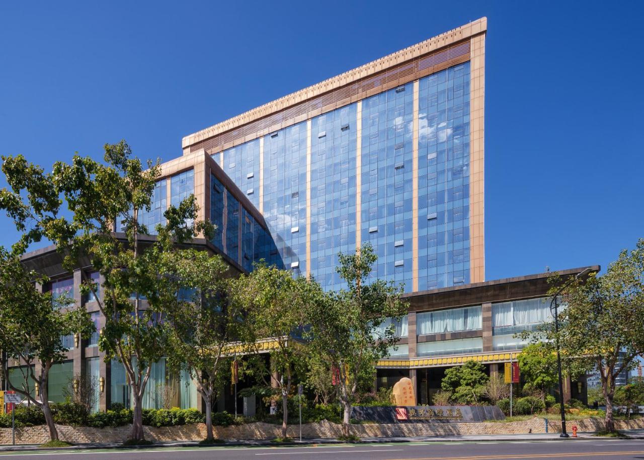 Headquarter International Hotel 5*
