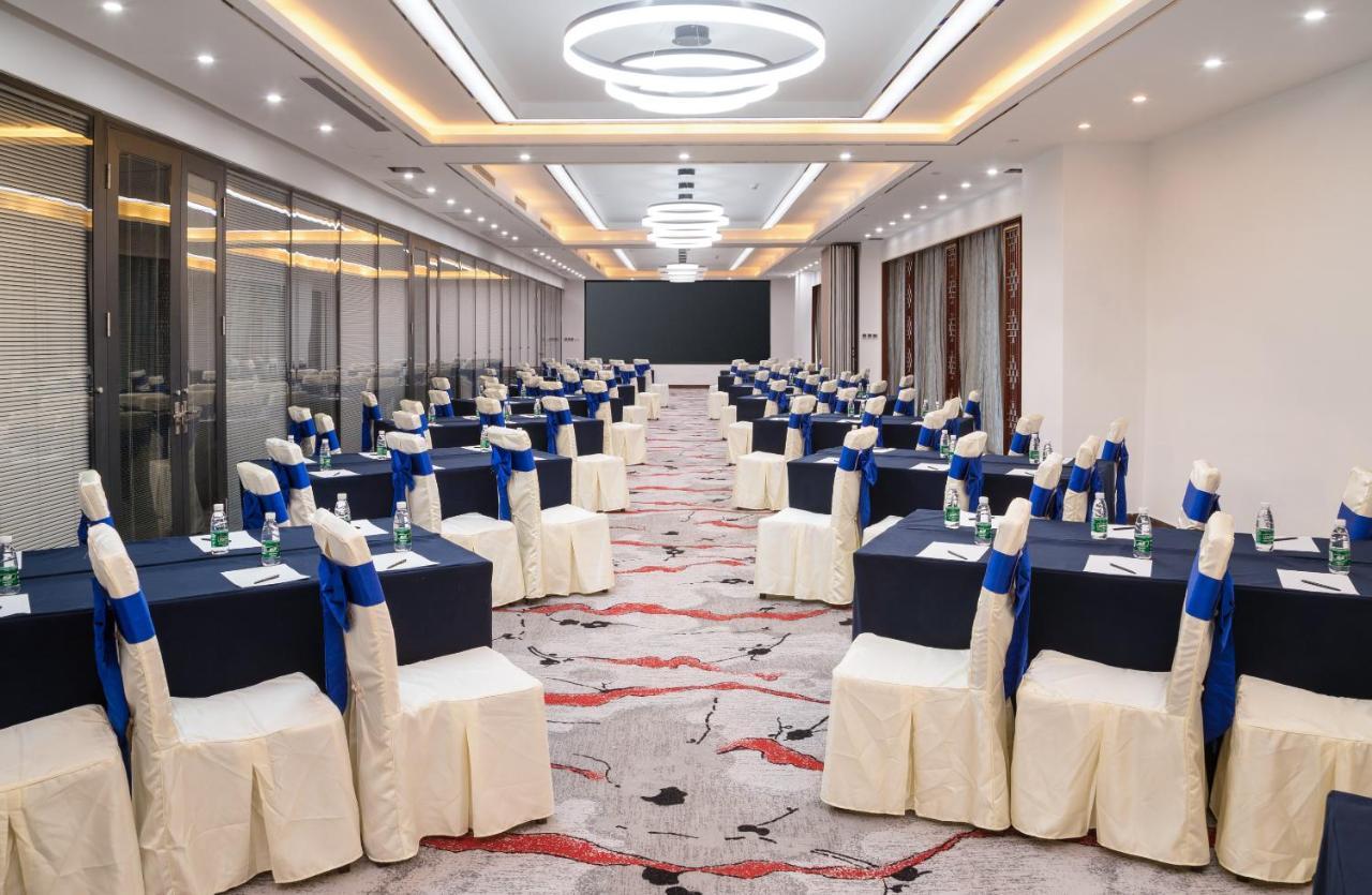 Headquarter International Hotel