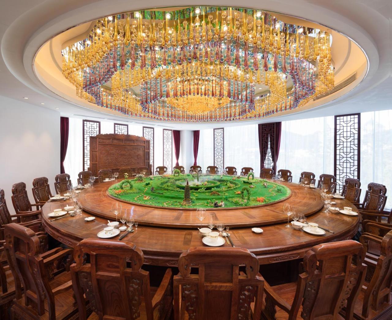 Headquarter International 5*