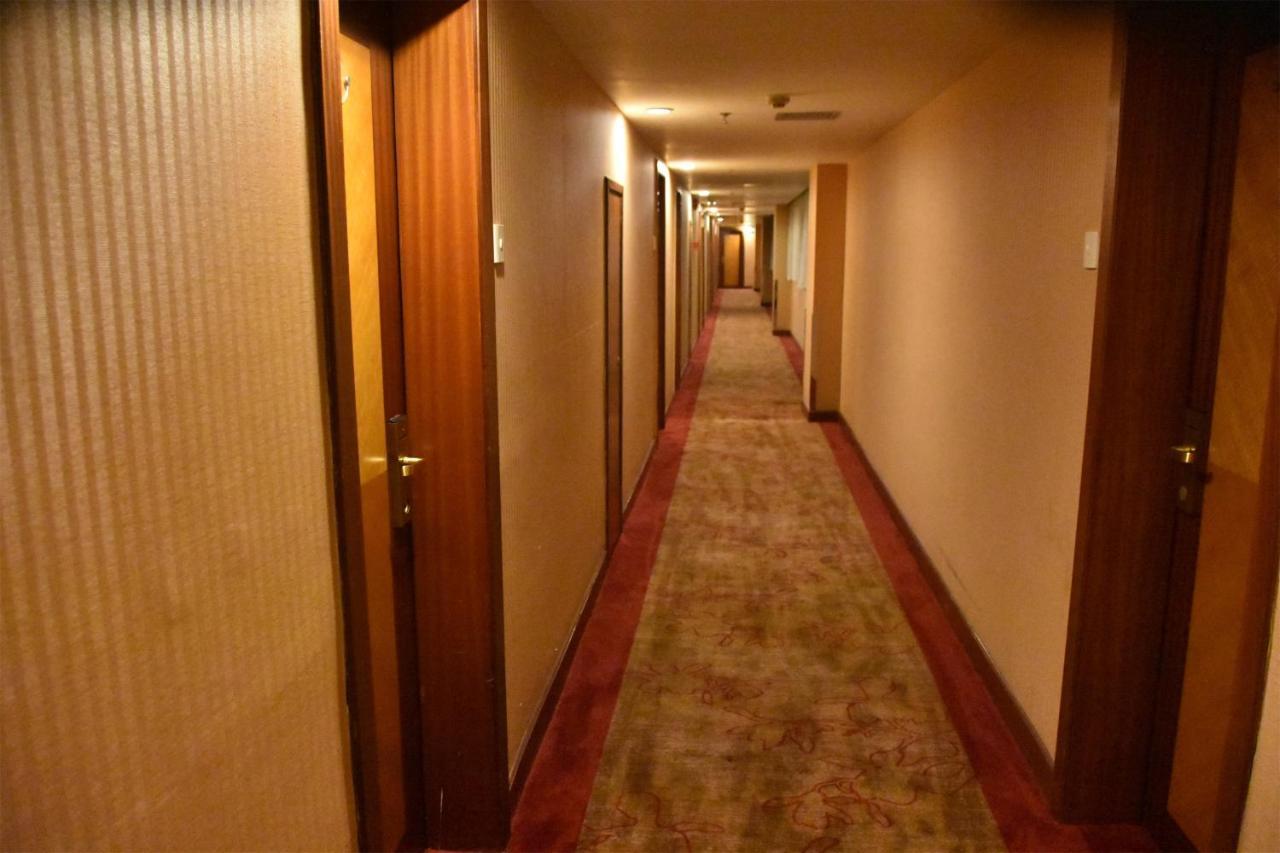 Dongyue Hotel 3*