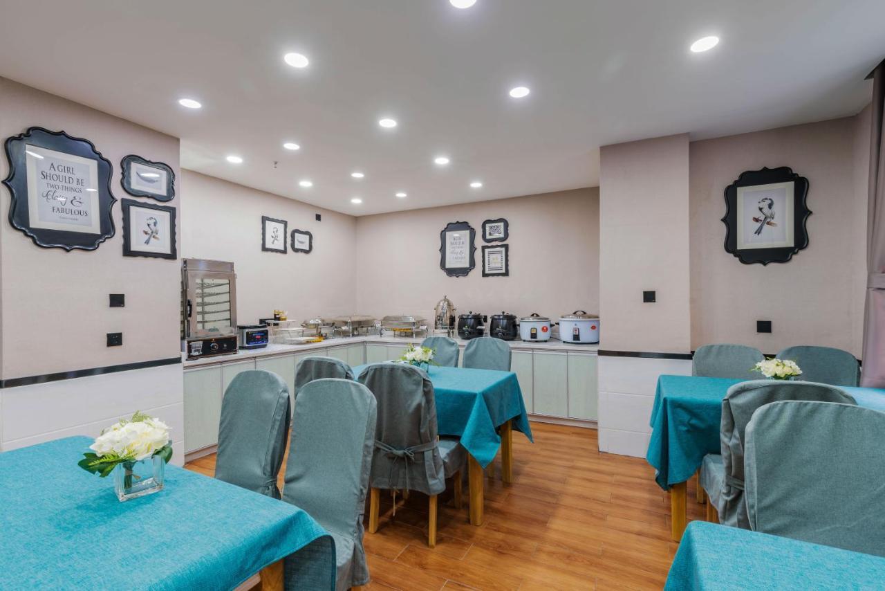 Xana Martyrs Subway Station Branch Hotel 3*