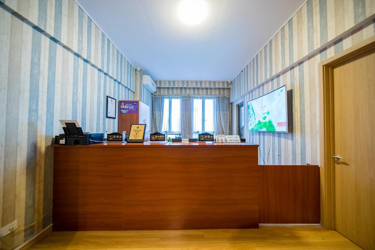 Laiste Aparthotel: Science With Fair Shuttle Aparthotel