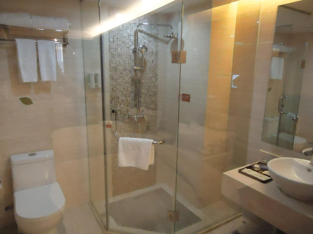 Rich Hotel