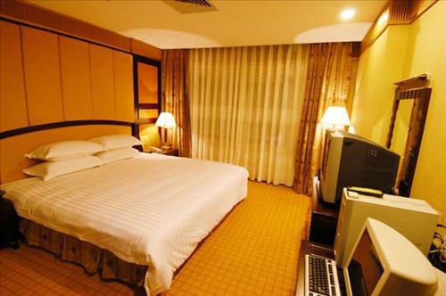 Rongwei Business Hotel 3*