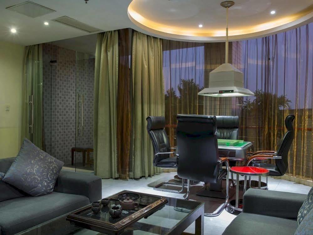 Paco Business Yuan Cun Branch 4* Canton