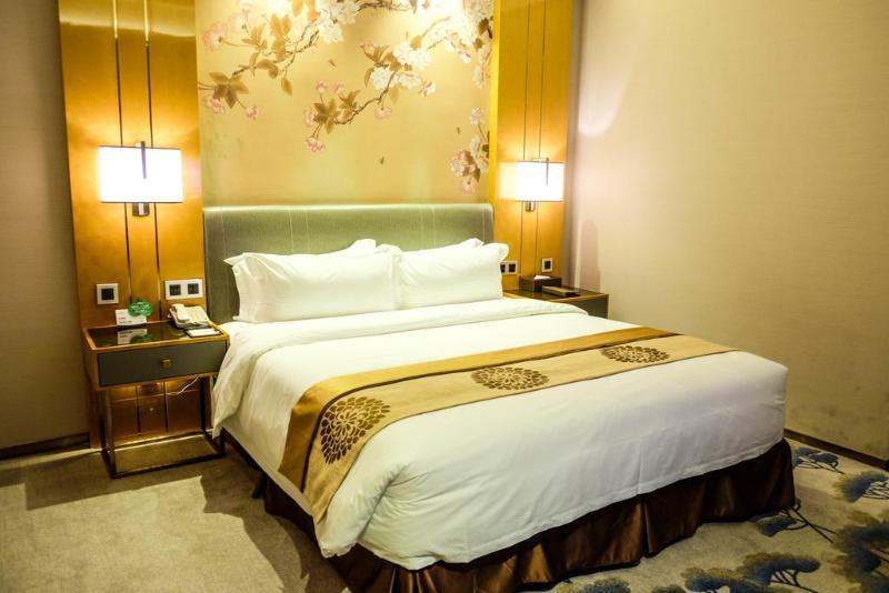 Vanhong Hotel 4*