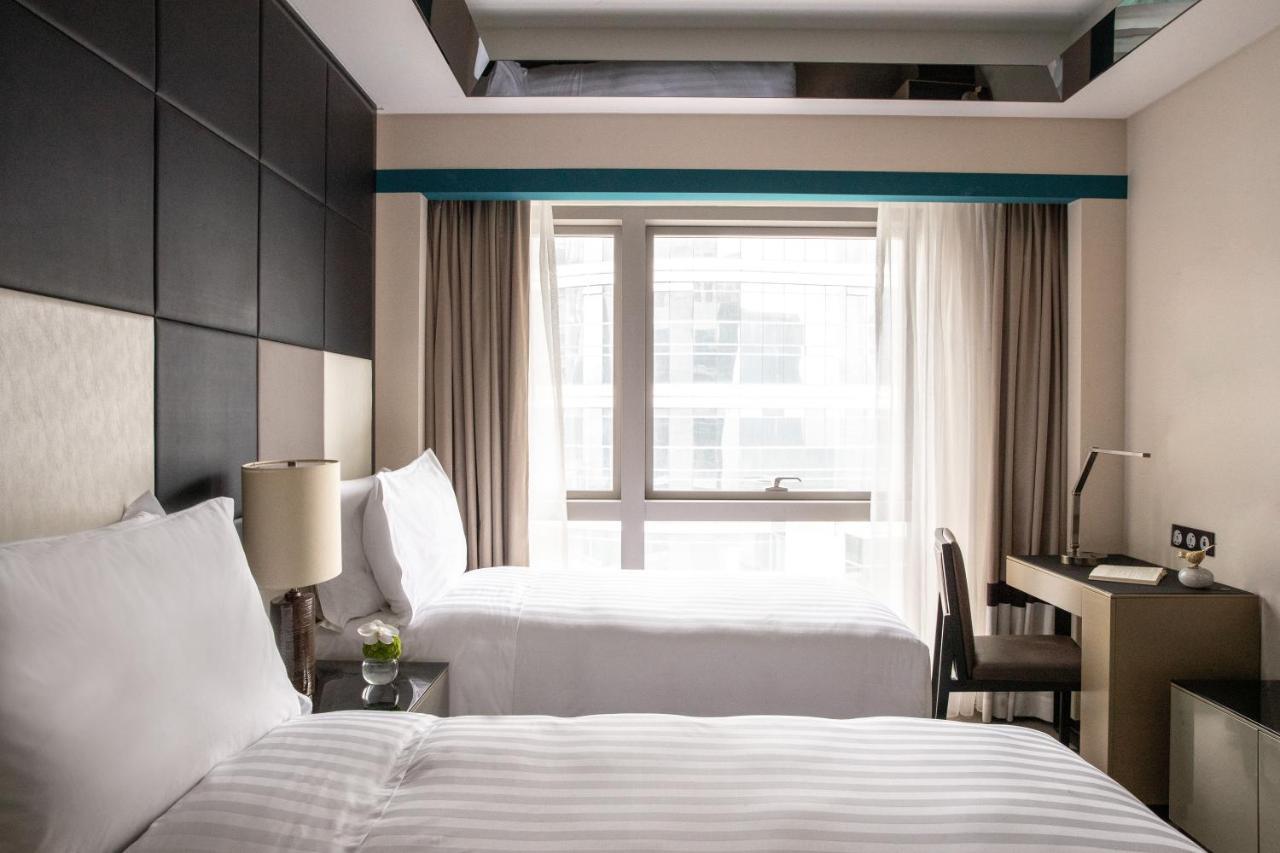 Aparthotel Jumeirah Living - Complimentary Shuttle Bus To Fair Complex 5*