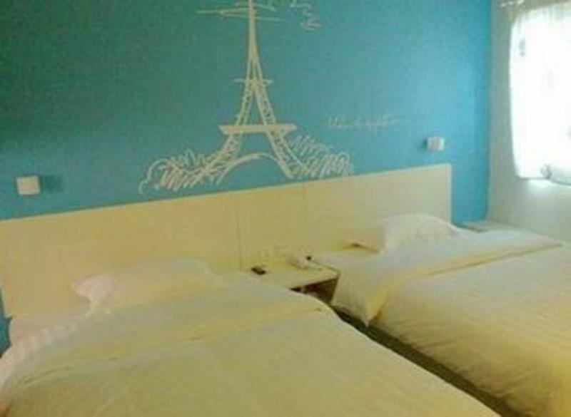 Hotel V8 Zhanqianlu 2*