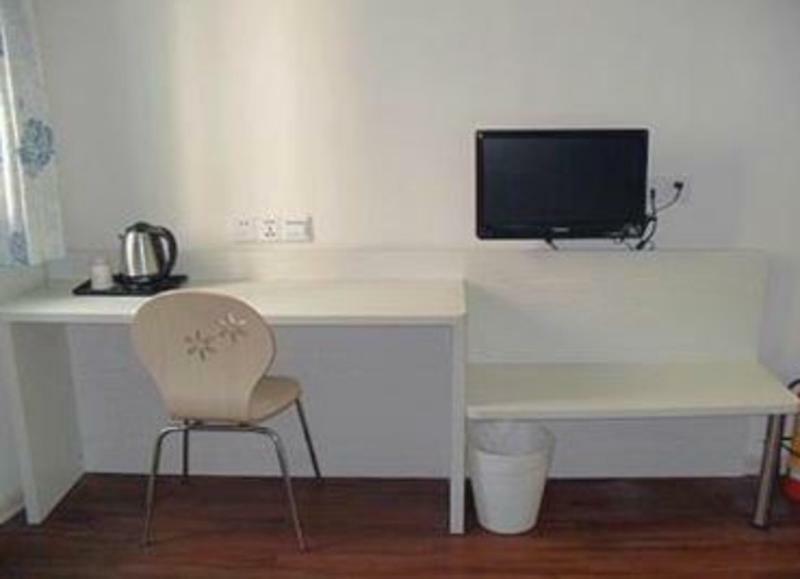 Hotel V8 Zhanqianlu
