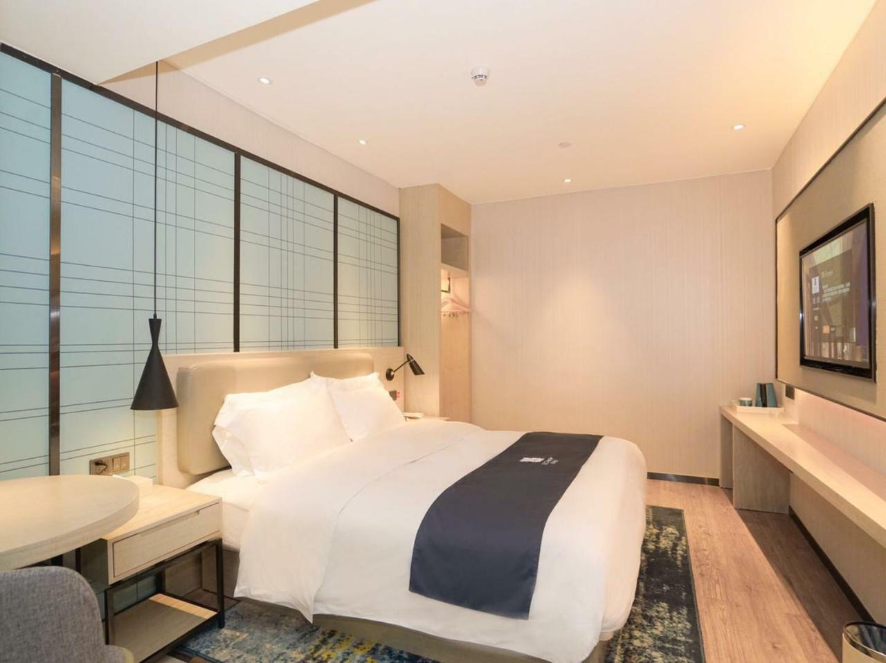 Echarm International Tower Pazhou Convention And Exhibition Center Lujiang Subway Metro Branch - Free Shuttle Bus To Fair Complex During Fair Period 4* Guangzhou