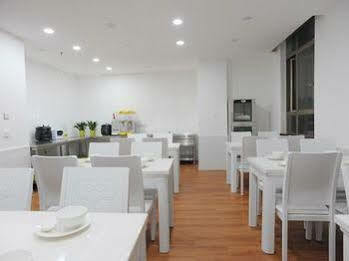 Xana Martyrs Subway Station Branch Hotel 3*