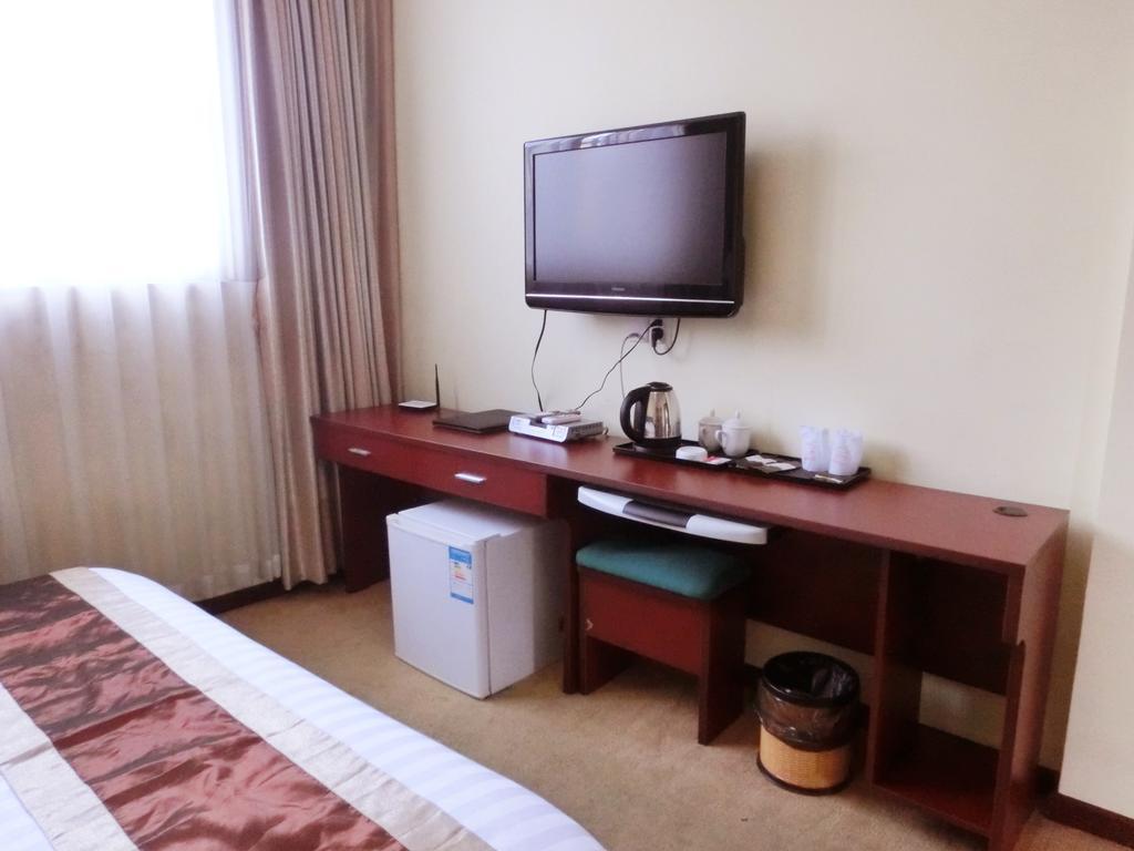 Hotel Guangdong Oversea Chinese 2*