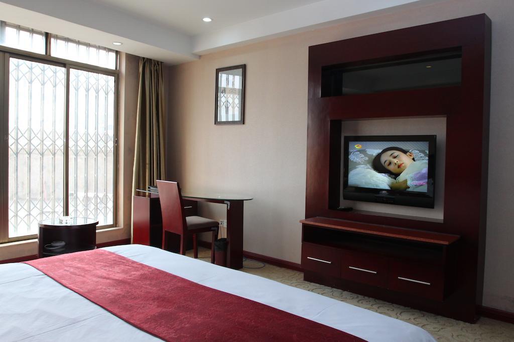 Rich Hotel
