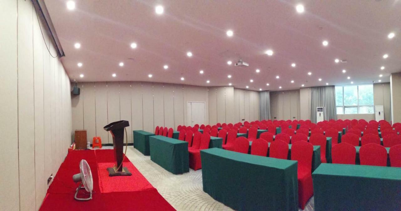 Echarm International Tower Pazhou Convention And Exhibition Center Lujiang Subway Metro Branch - Free Shuttle Bus To Fair Complex During Fair Period Hotel 4*