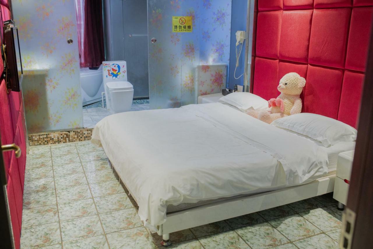 Hotel Theme Was Love Jiangwan Branch