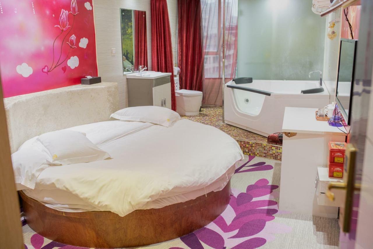 Theme Was Love Jiangwan Branch Hotel