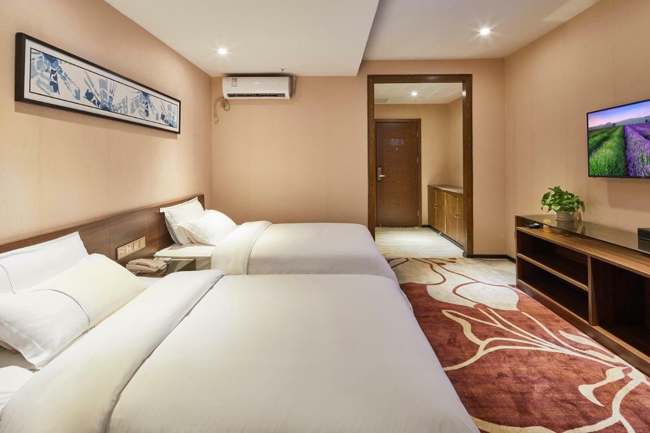 Insail Railway Station Hotel