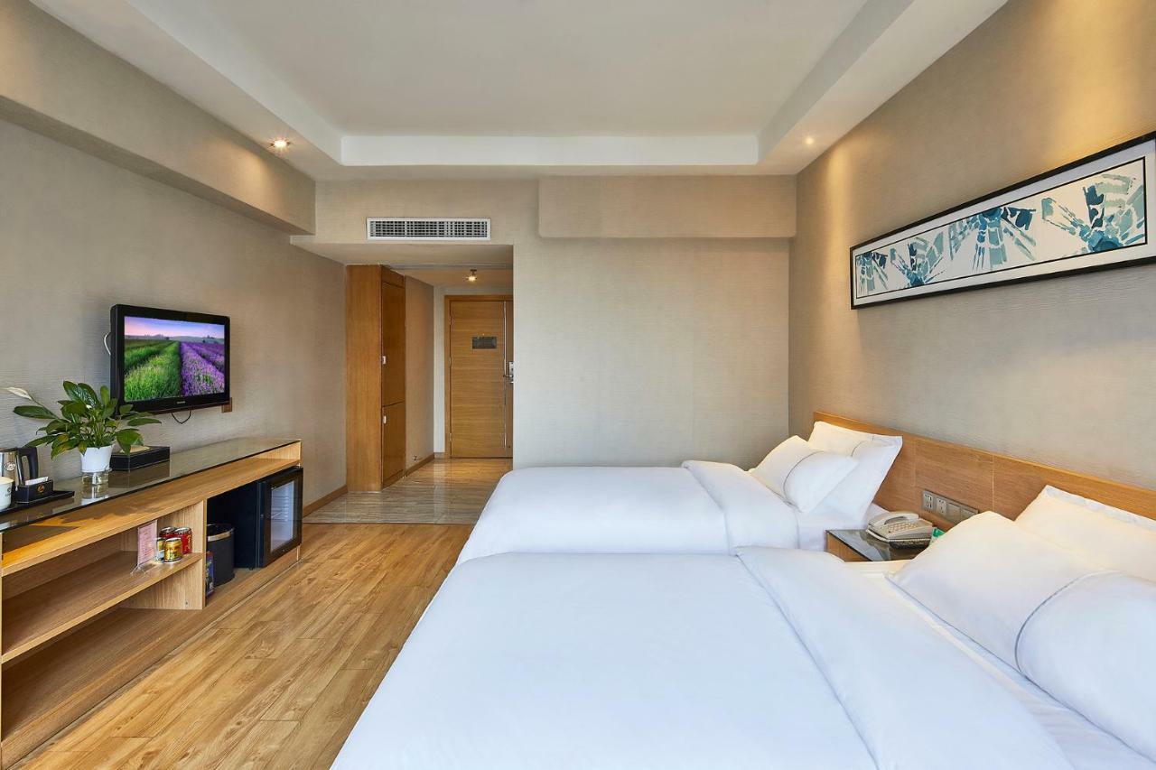 Insail Railway Station Hotel 3*